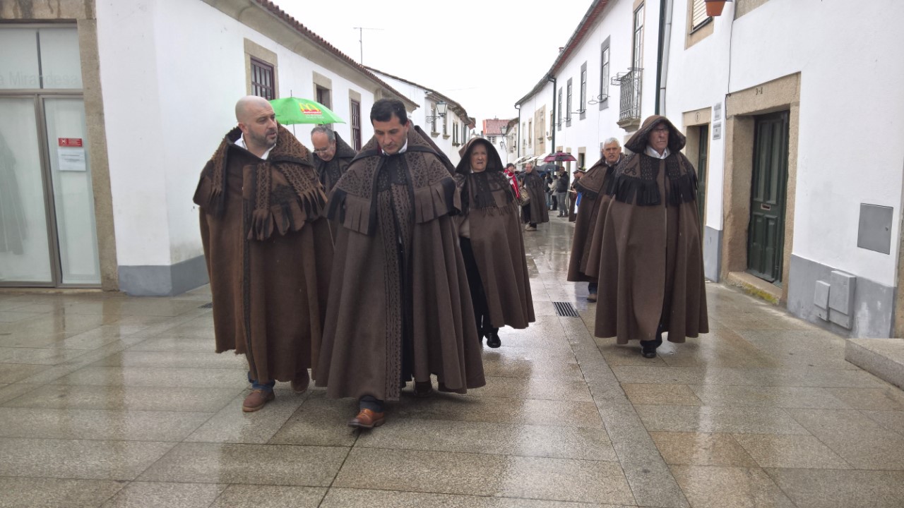  Miranda do Douro: Capa de Honras 