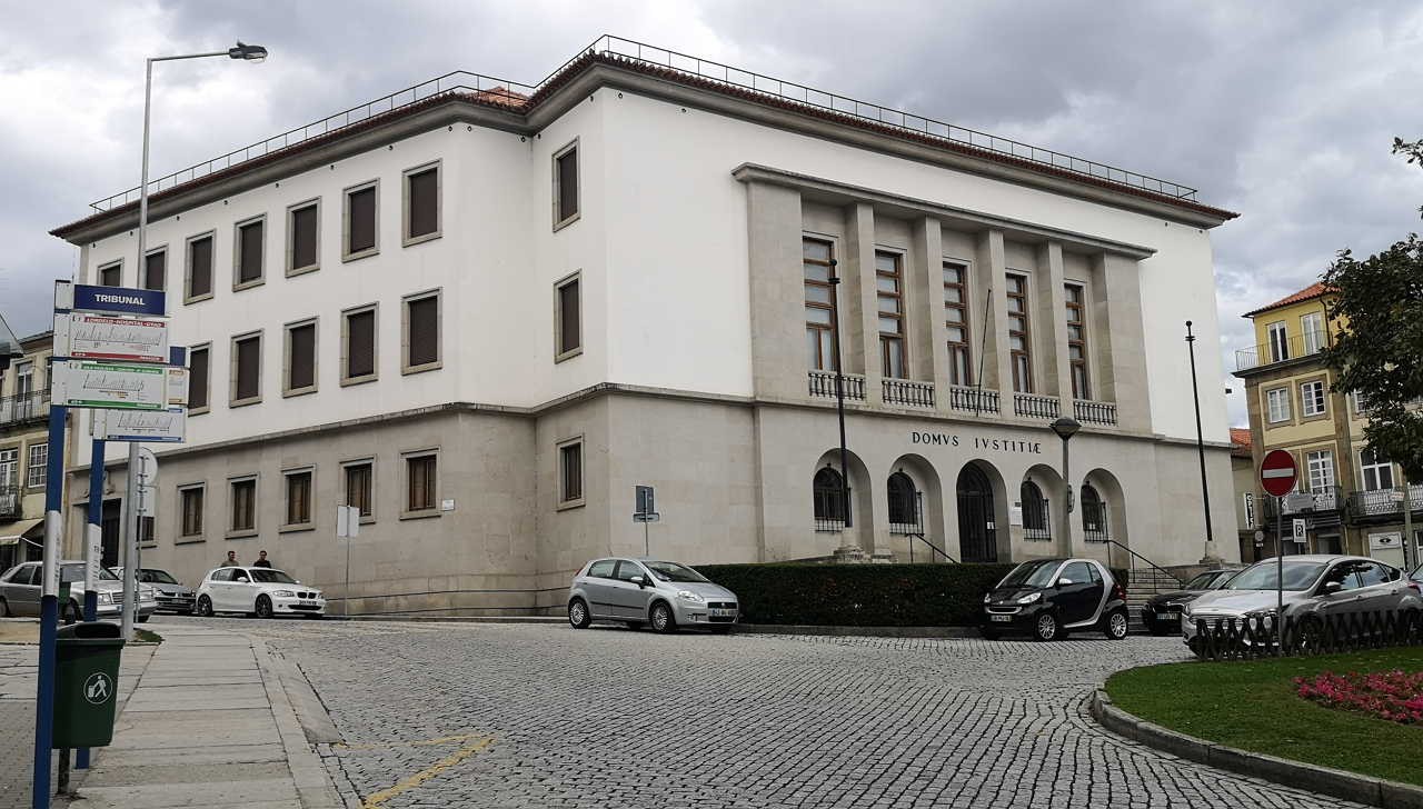 Arguido assume tráfico de droga no início do julgamento em Vila Real