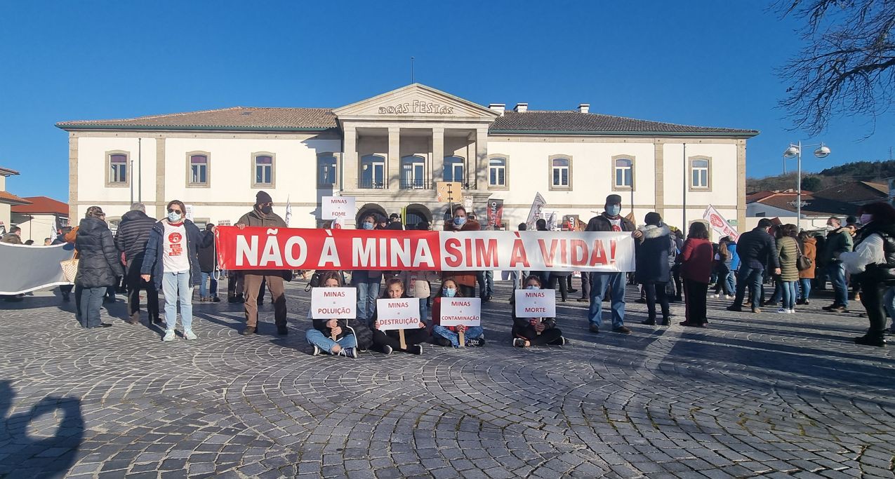 Montalegre manifestou-se na rua contra as minas