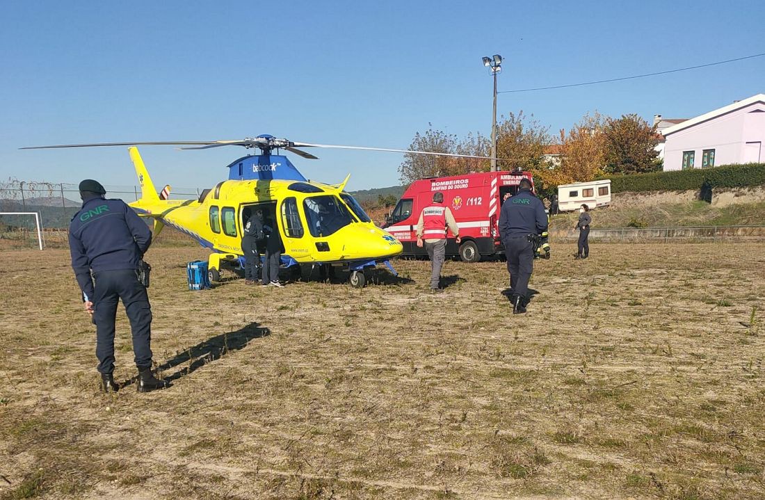 Mulher ferida com gravidade após despiste de moto 4