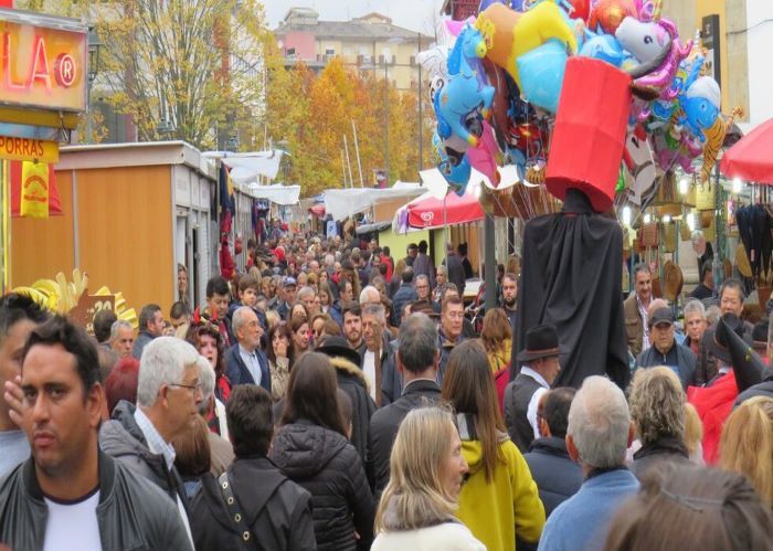 Feira dos Santos com 500 expositores e milhares de visitantes