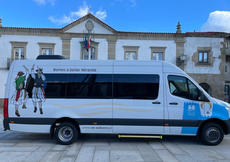 Autarquia de Miranda do Douro adquire «minibus»