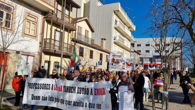 Greve dos professores une cerca de 800 pessoas em Chaves