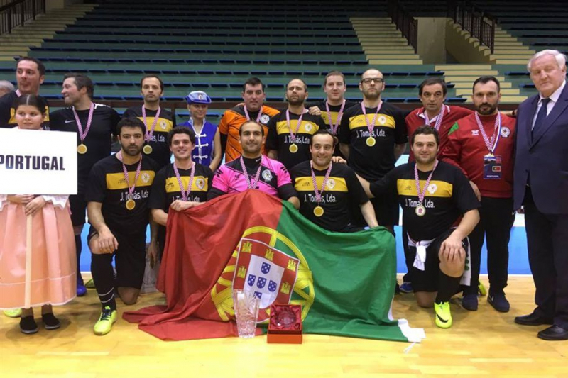 Seleção de futsal de padres vai à Roménia reclamar o sexto título na Clerigus Cup