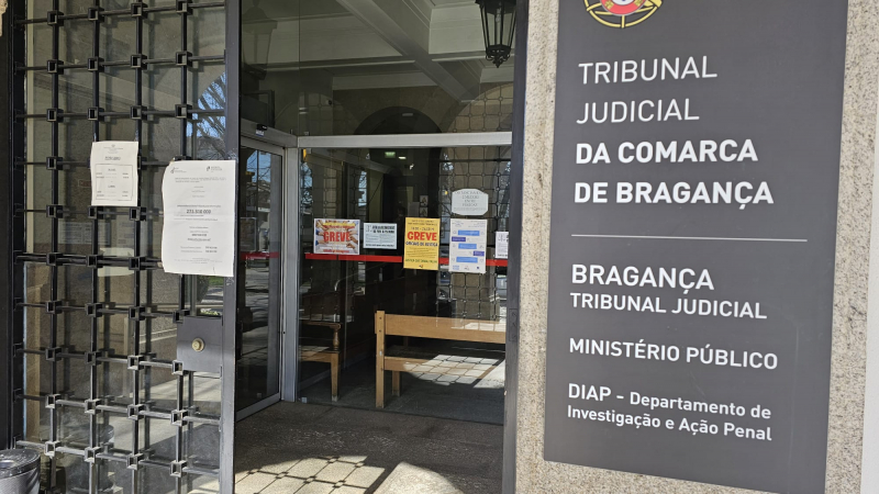 Greve dos funcionários adia leitura do acórdão do caso Luís Giovani em Bragança