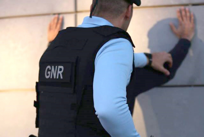 GNR deteve dois suspeitos de tráfico de droga em Alijó e Sabrosa
