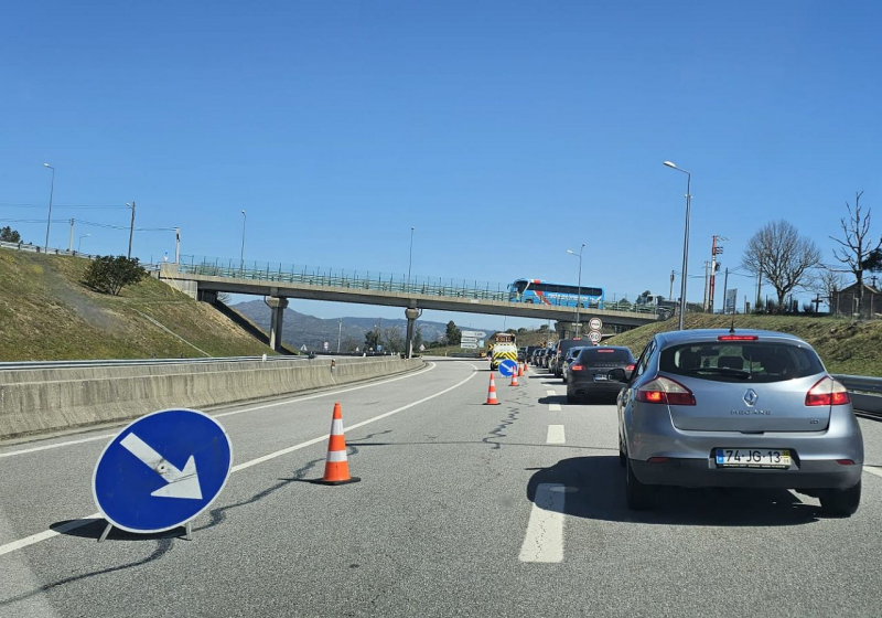 A4 reabriu parcialmente depois de acidente com camiões perto de Vila Real