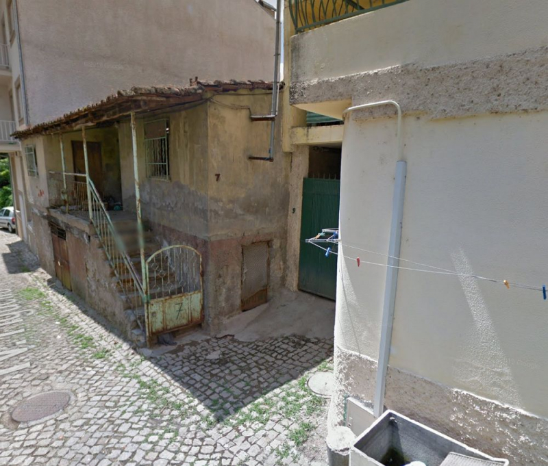 Descoberto cadáver de homem que terá morrido em casa há meses em Mirandela