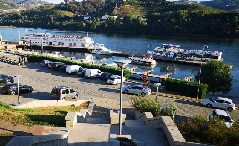 Três feridos ligeiros em incidente com barco turístico na Régua