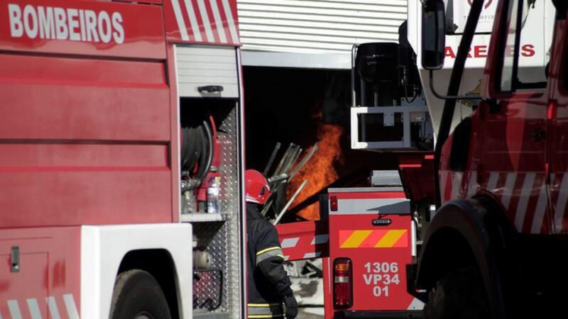 Cinco bombeiros de Vimioso feridos após despiste de viatura