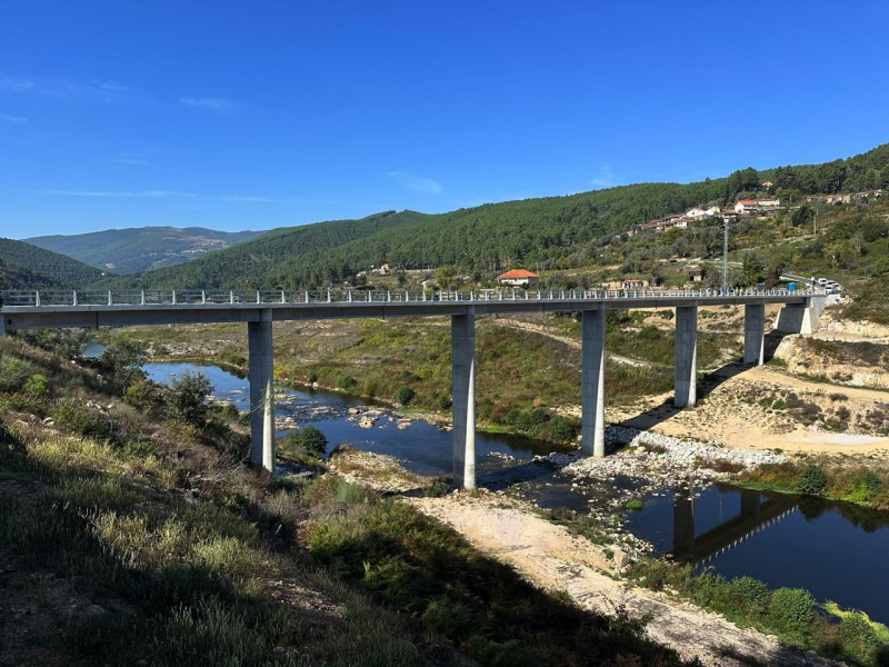 Nova ponte une aldeias que temiam ficar separadas pela barragem do Tâmega
