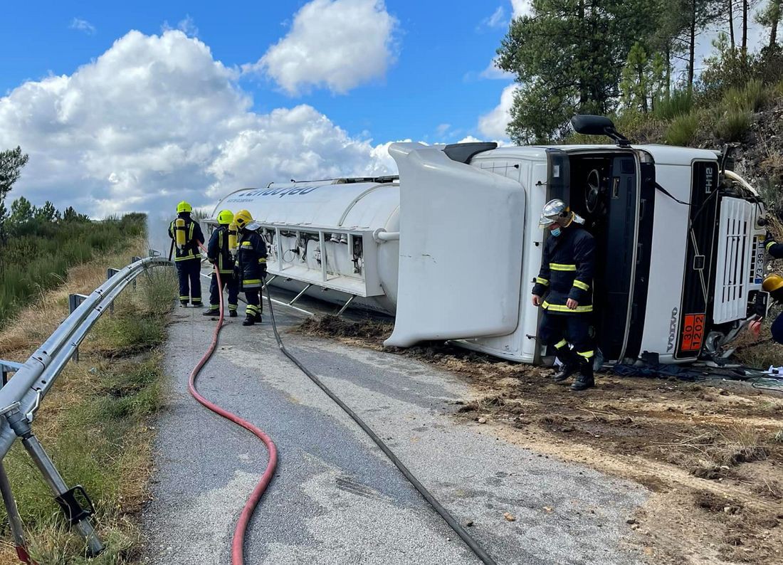 Um ferido em despiste de camião de transporte de combustível