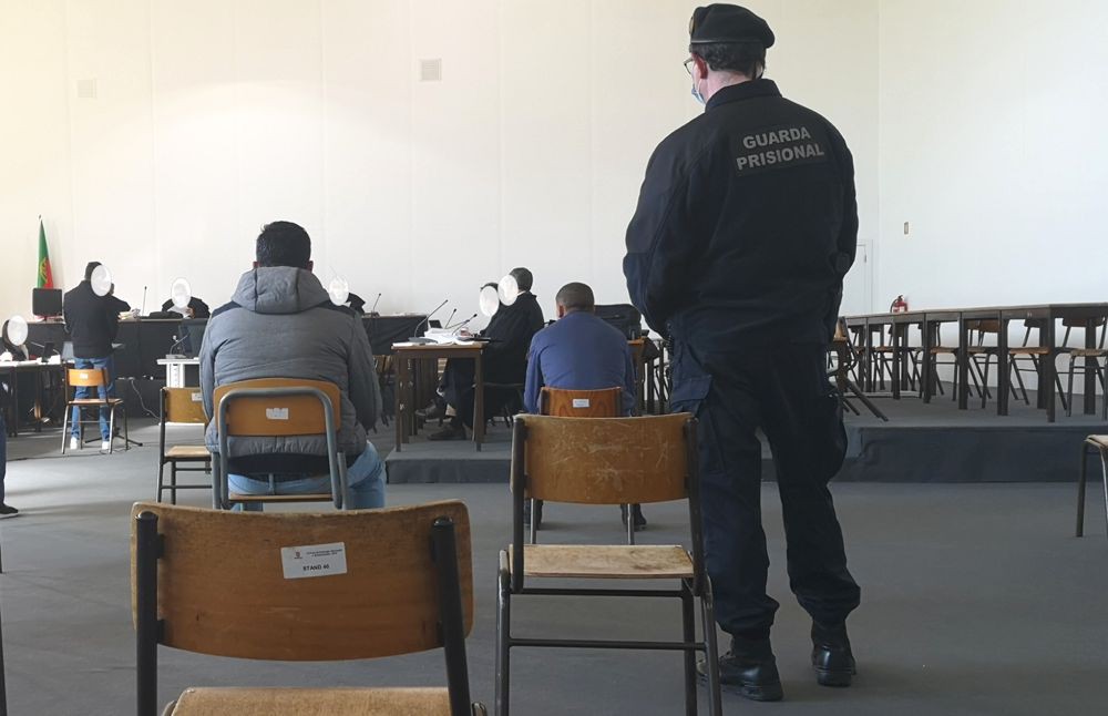 Escrito nos interrogatórios da Polícia Judiciária que Giovani “caiu"