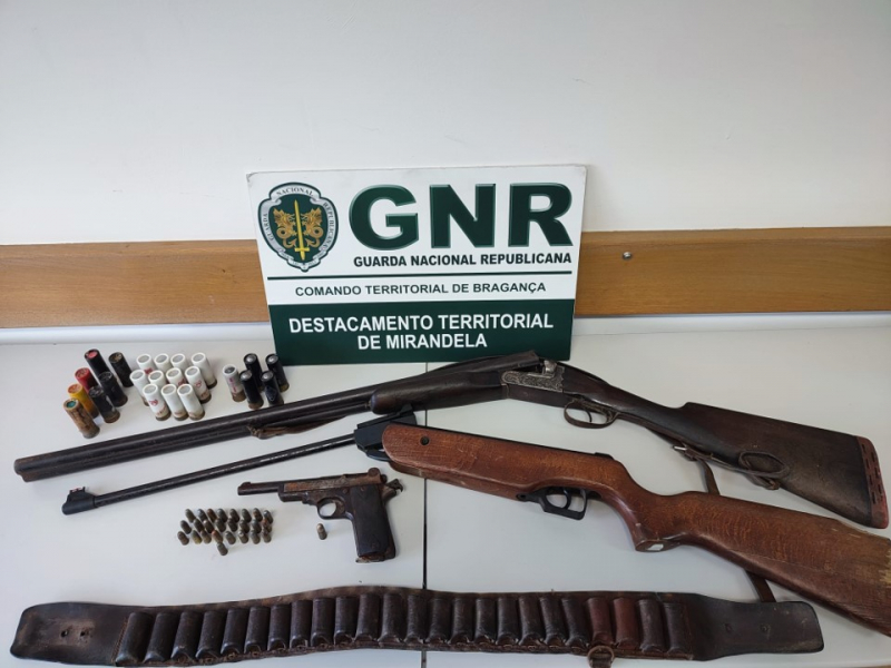 Idoso detido e apreendidas armas após crime de violência doméstica em Vila Flor