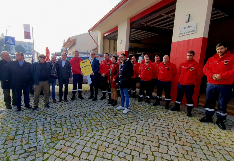 Empresa E-REDES cedeu um veículo todo o terreno aos bombeiros