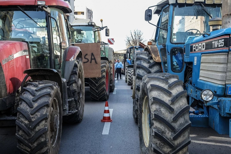 Manifestação de agricultores desmobilizada e estradas reabertas