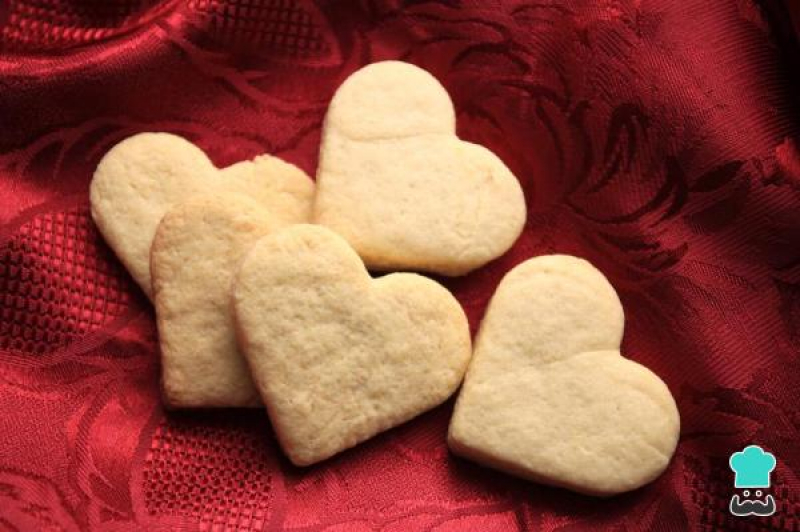 Biscoitos com versos de amor celebram Dia dos Namorados