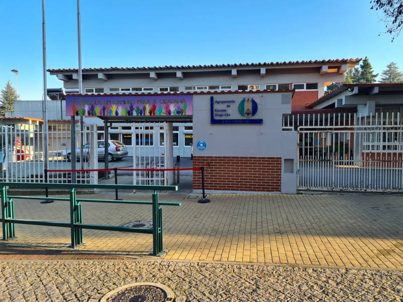 Jovem em prisão preventiva por suspeita de atear fogo a uma escola em Vila Real