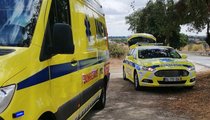 Bombeiro ferido com “gravidade” em despiste de ambulância em Vila Flor