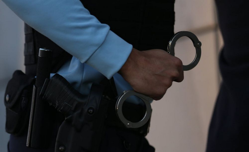 Detido suspeito de violência doméstica contra os pais em Macedo de Cavaleiros