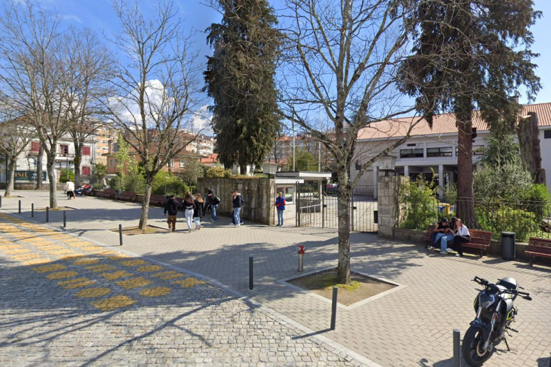 Alunas que agrediram colega de 15 anos em escola em Vila Real suspensas