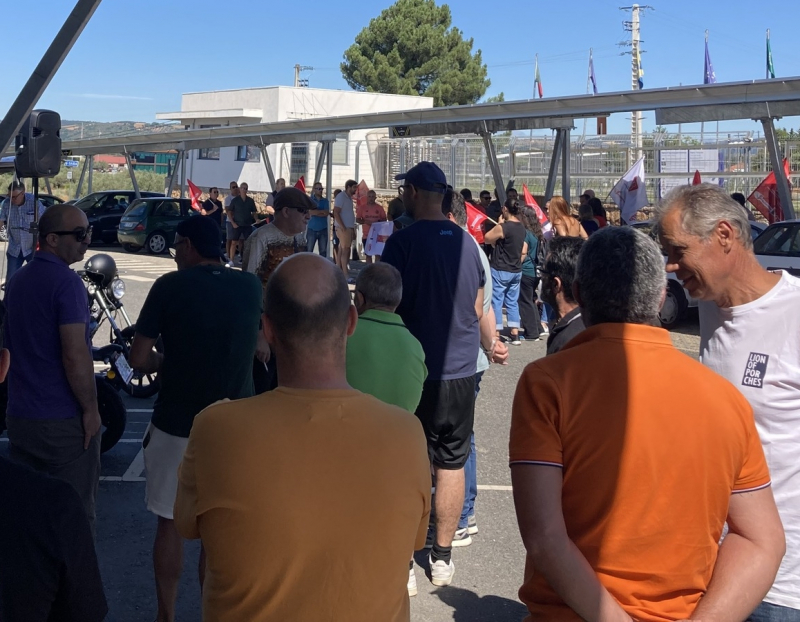 Greve dos trabalhadores da Faurecia com adesão entre 60% e 70% - sindicato