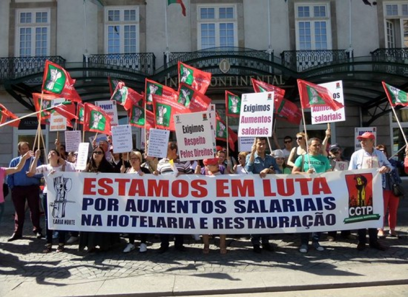 Trabalhadores do Hotel Casino de Chaves protestam contra retirada de direitos