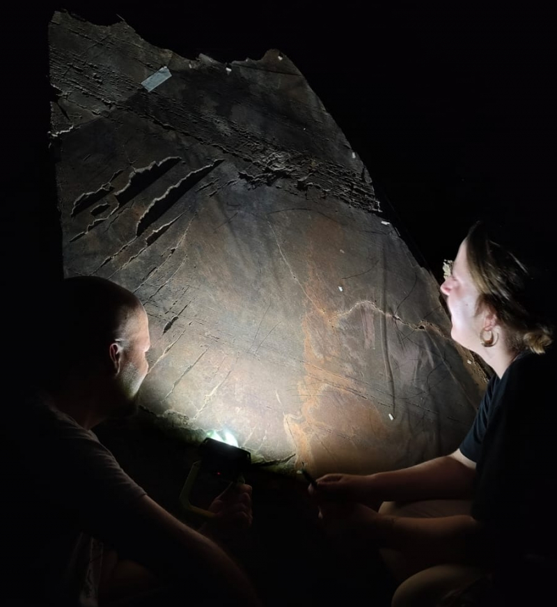 Arqueólogos documentam “Arte do Côa” com decalques feitos à noite na Ribeira de Piscos