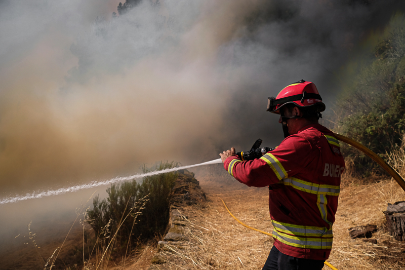 Fogo dominado em Mirandela mas com uma frente ativa em Vila Flor