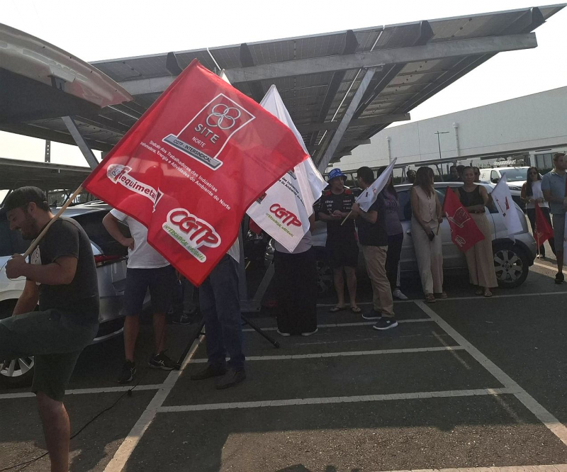 Trabalhadores da Faurecia em greve pelo aumento salarial e avaliações "injustas"