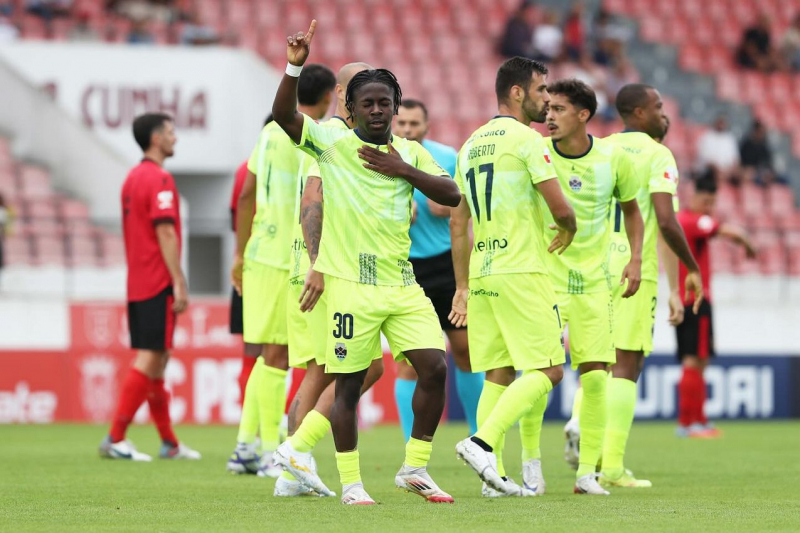 Chaves vence e convence em Penafiel