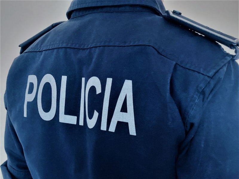 Homem detido por agredir companheira e enteado em Mirandela fica em liberdade