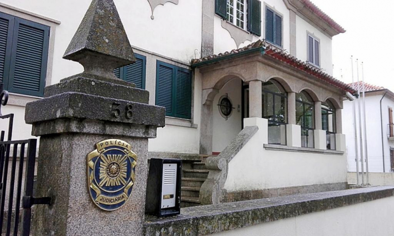 Luso-brasileiro detido pela PJ por incitamento ao ódio fica em prisão preventiva