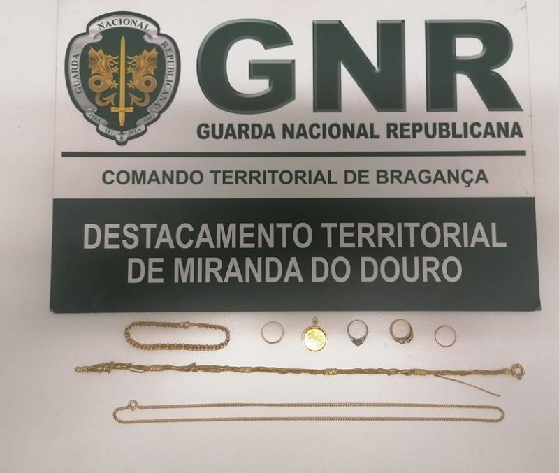GNR deteve dois homens e uma mulher por furto de ouro avaliado em 5.000 euros em Vimioso