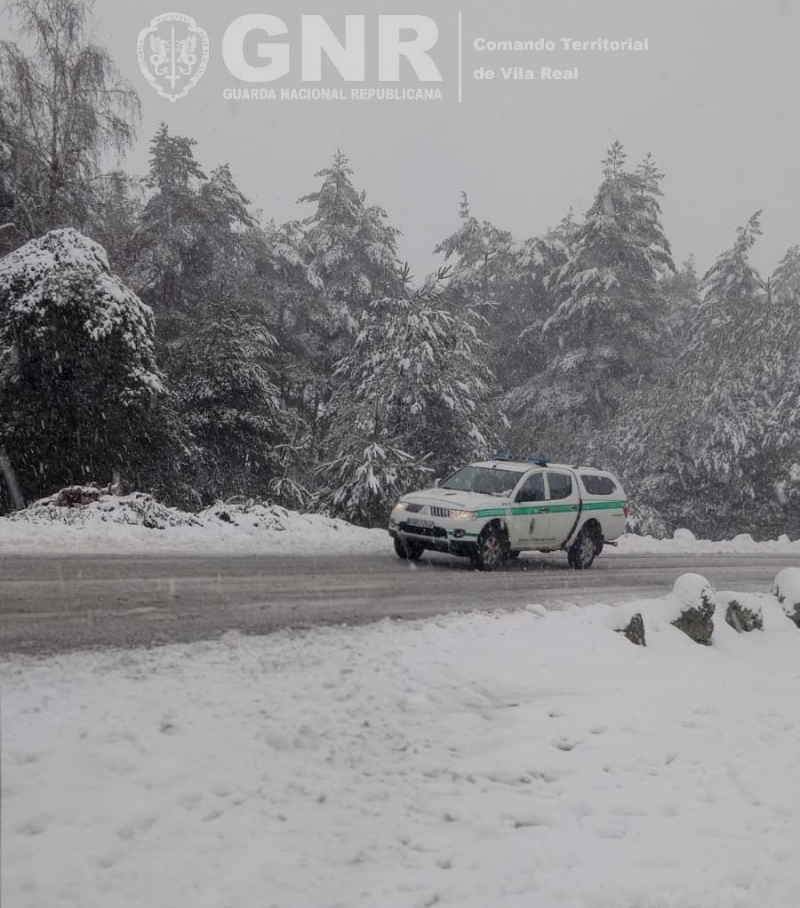 IP4 cortado no Marão e autoestradas condicionadas pela neve em Vila Real