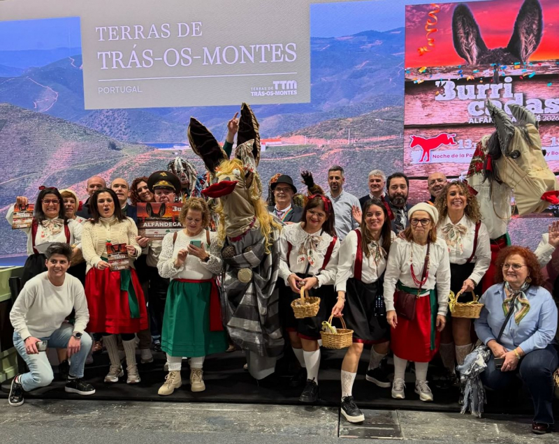 Alfândega da Fé comemora Carnaval com burricadas