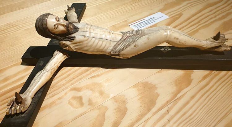 Miranda restaurou crucifixo em marfim do século XVI exposto agora na Concatedral