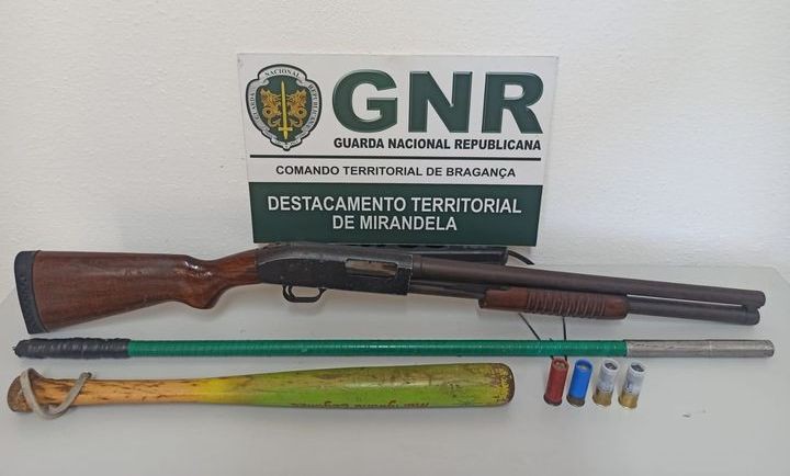 Apreensão de armas por posse ilegal em Mirandela
