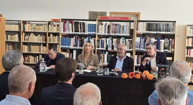 Lançamento do livro “Entre o Dia e a Noite” de Baptista Jerónimo.