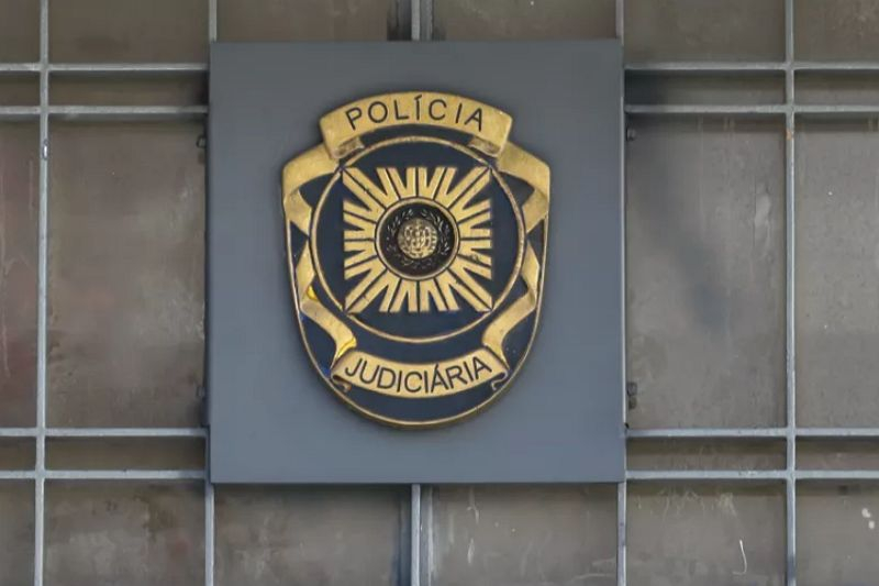PJ detém jovem de 20 anos suspeito de fogo em Chaves