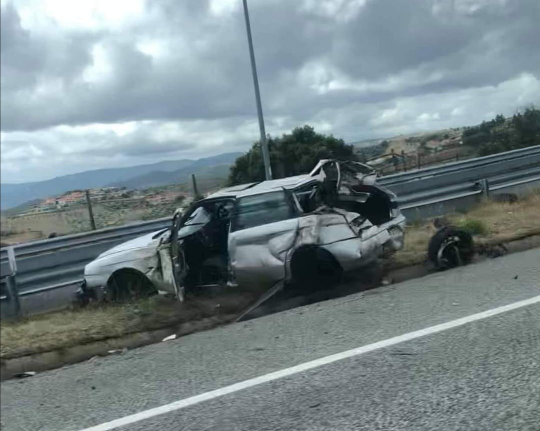 Despiste de um veículo ligeiro na A4