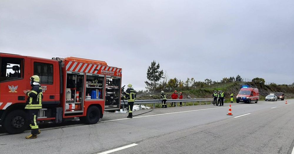 Homem morre em despiste na A24