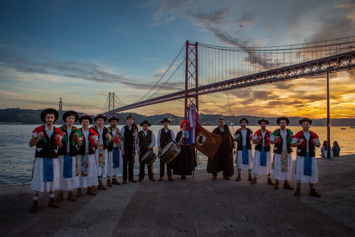 Caretos e Pauliteiros representam património cultural imaterial em Lisboa.