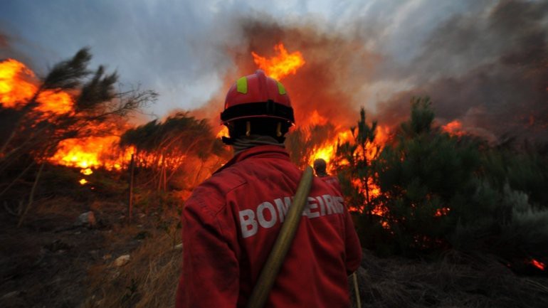 GNR identificou suspeito de atear incêndio florestal em Montalegre