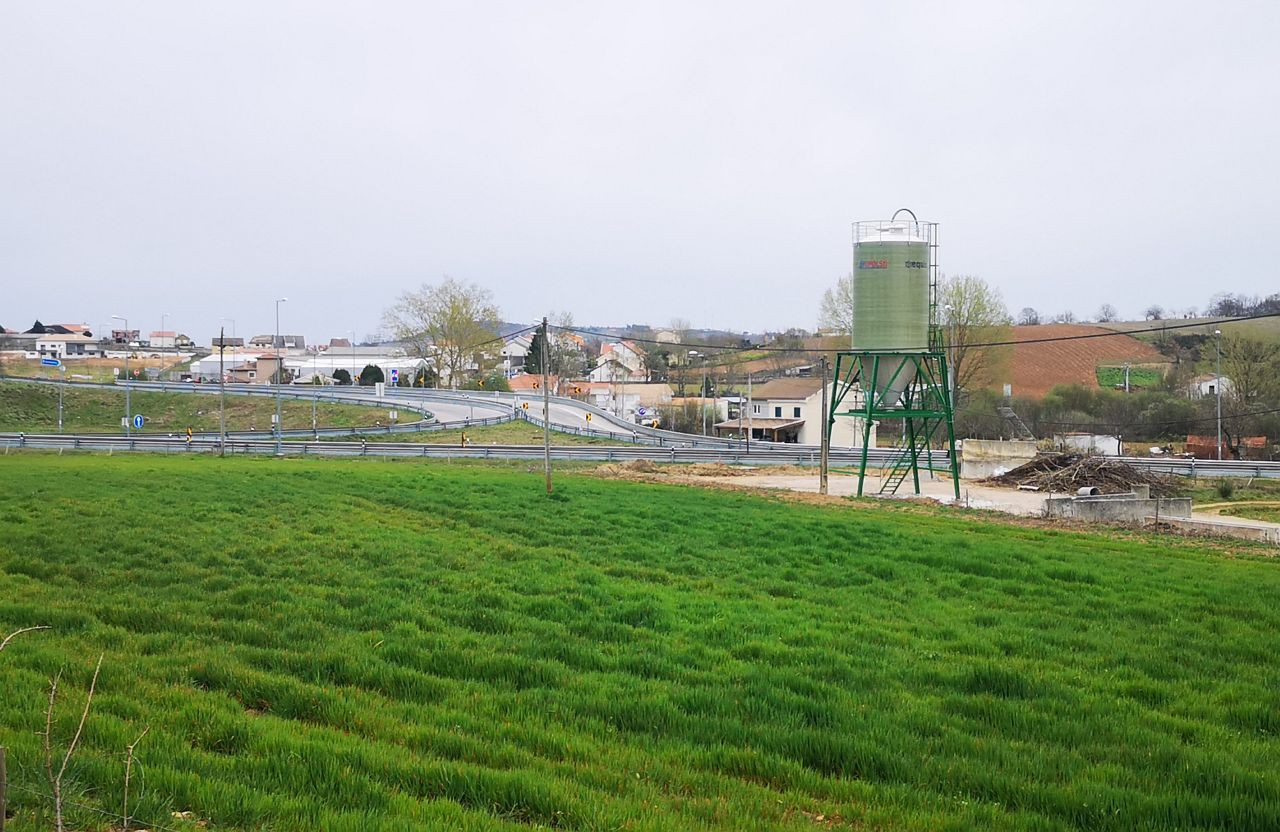 Novo silo para sal-gema reforça limpeza e prevenção de gelo e neve