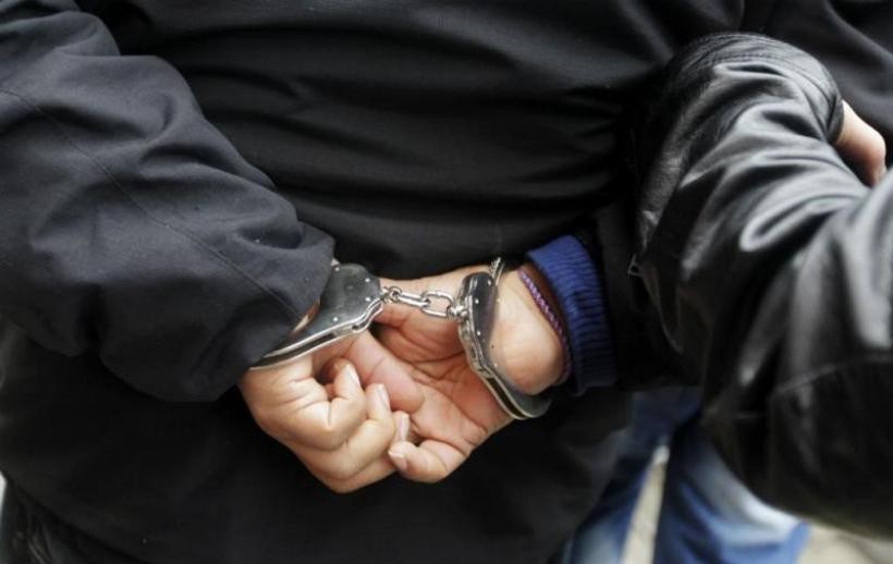 SEF deteve duas pessoas com mandados de detenção na fronteira
