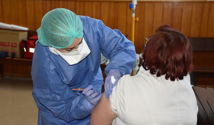 Vacinação concluída em lares de três concelhos do distrito de Bragança
