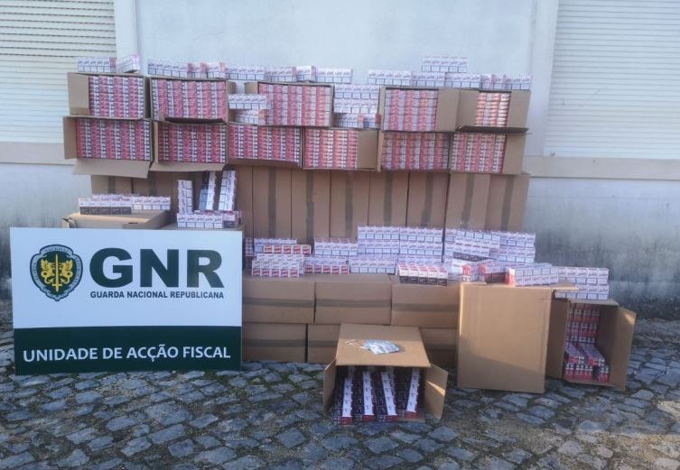 A GNR apreendeu 500 mil cigarros de contrabando em Chaves