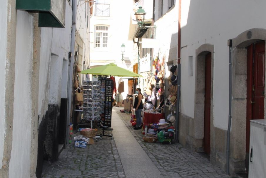 Confinamento na Galiza é “mais uma machadada” no comércio do Alto Tâmega