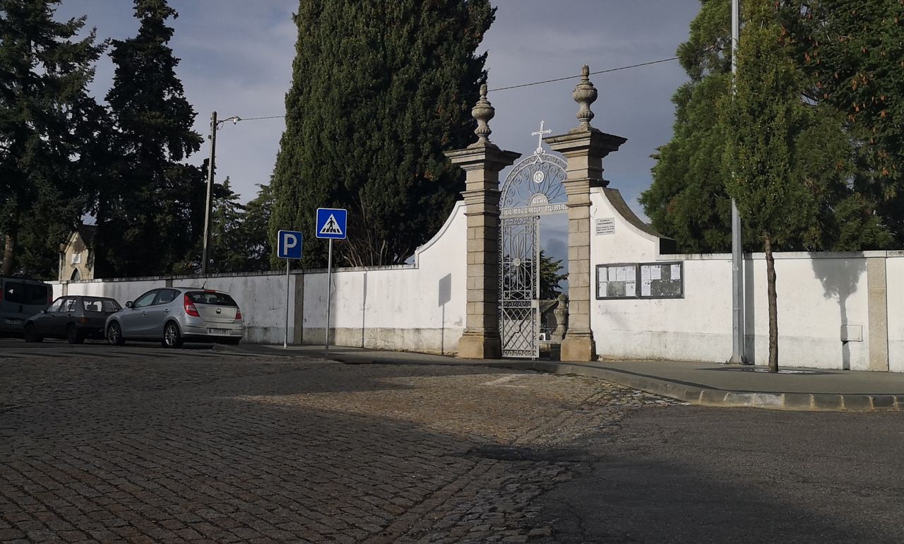 Cemitérios abertos em Bragança com limitações no Dia de Todos os Santos